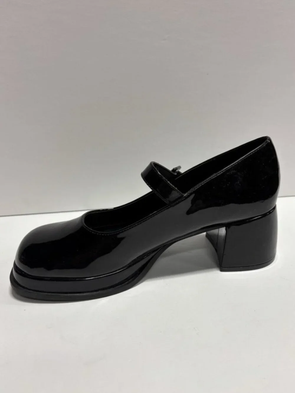 Steve Madden Big Kids’ Kitty, Black Mary Jane Pumps, Girls’ Size 7 M